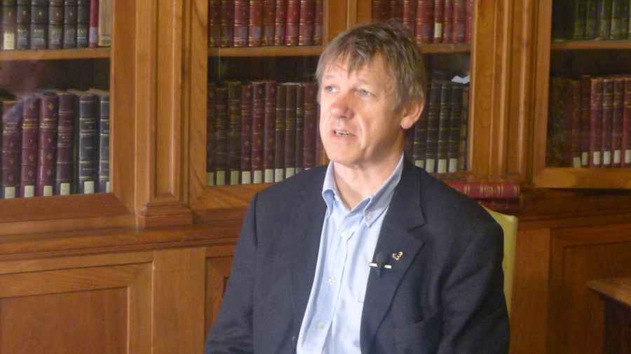 el_circulo_del_fotograma_una_esvastica_sobre_el_bidasoa_Ludger_mess