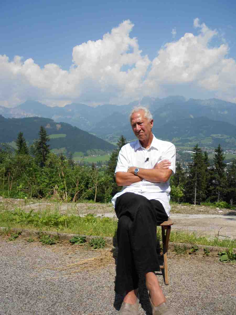 el_circulo_del_fotograma_una_esvastica_sobre_el_bidasoa_Nicolas_Brieger